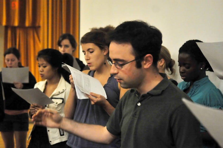 Penn Med a cappella group performs for patients