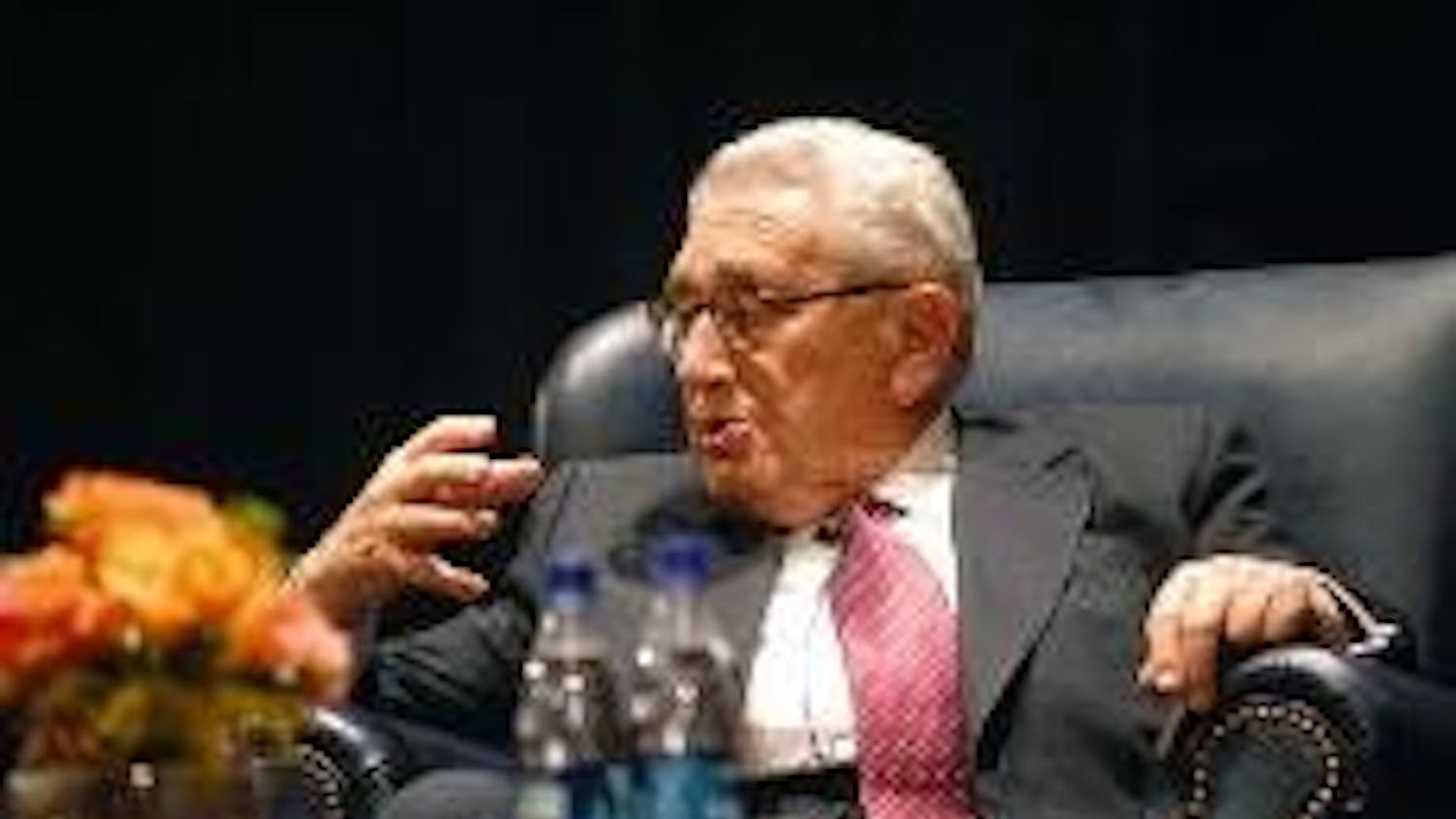 Kissinger draws parallels between Iraq and Vietnam