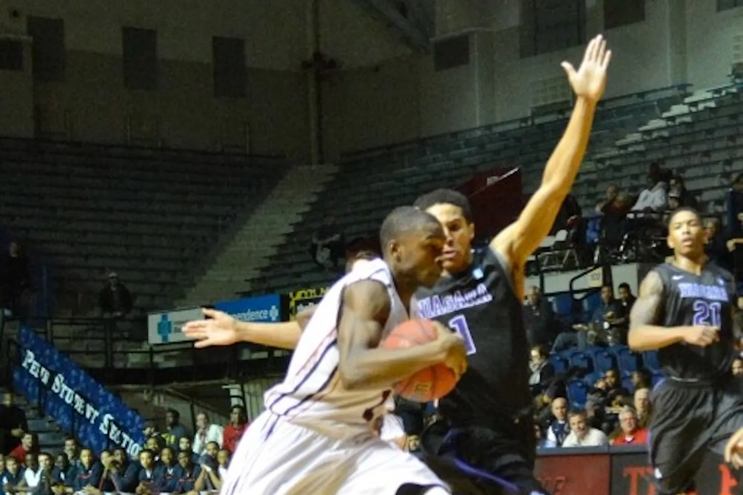 While sophomore guard Tony Hicks put up big numbers over the Thanksgiving break for Penn, Villanova sophomore guards Ryan Arcidiacono and Dylan Ennis led the Wildcats to a pair of top-25 upsets.