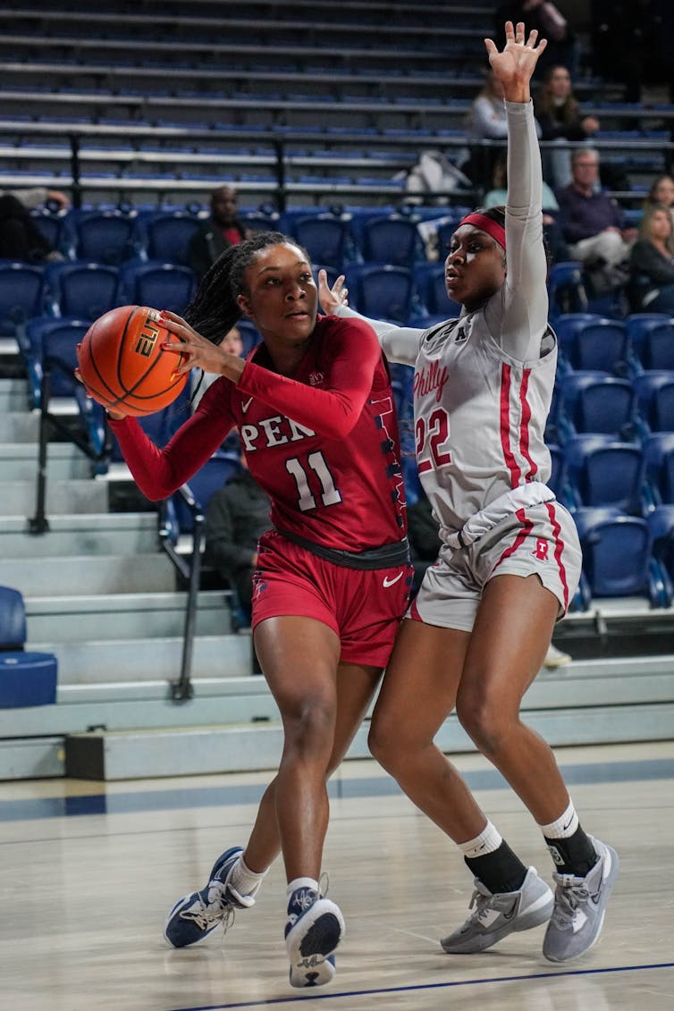 12-11-22 Women's Basketball vs Temple Simone Sawyer (Anna Vazhaeparambil)-01.jpg