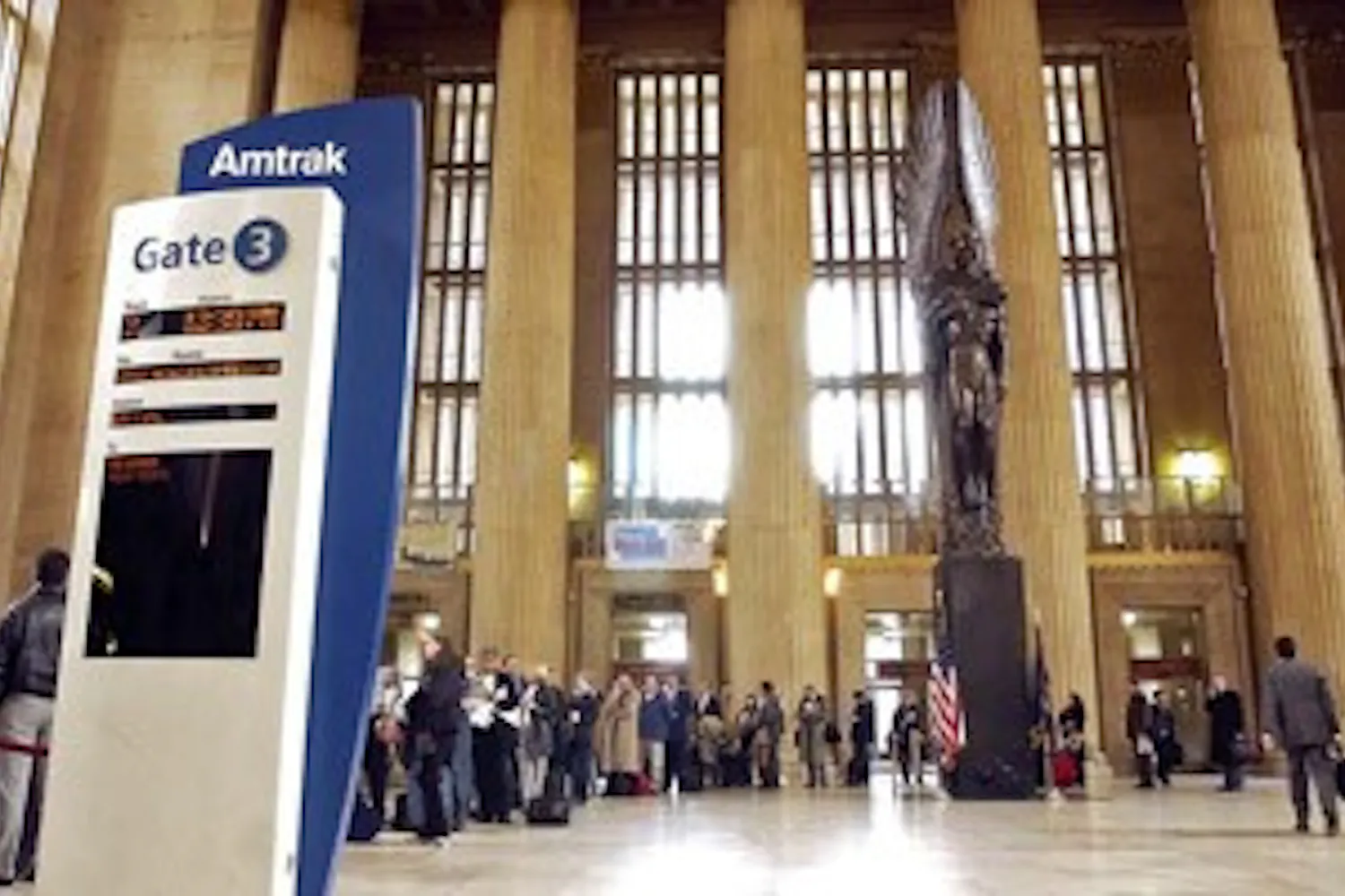 Amtrak to start with random bag checks