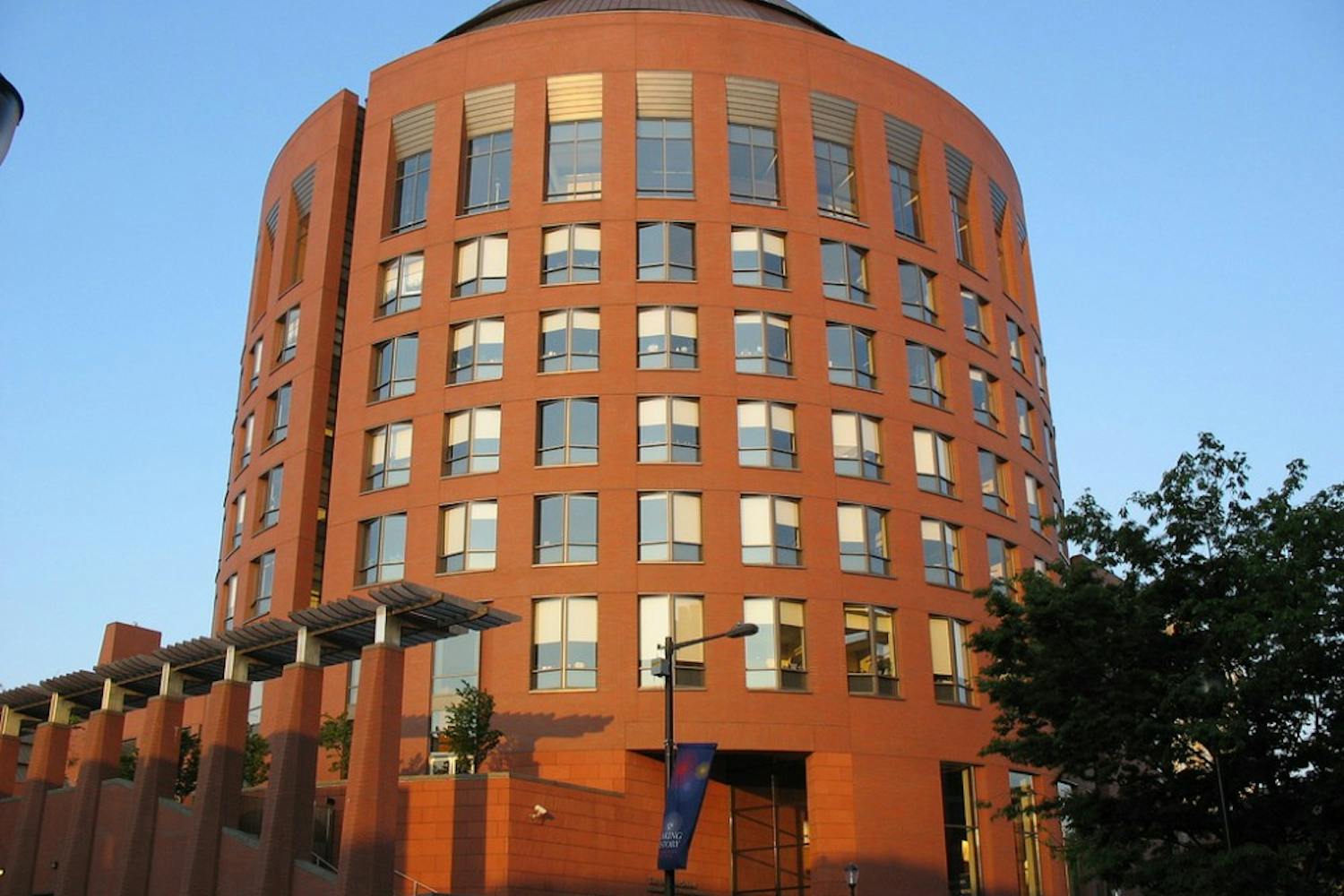 Wharton's dean makes significantly more money than the dean of Arts and Sciences, according to recent tax data, and even makes more than other business deans at schools like Harvard.