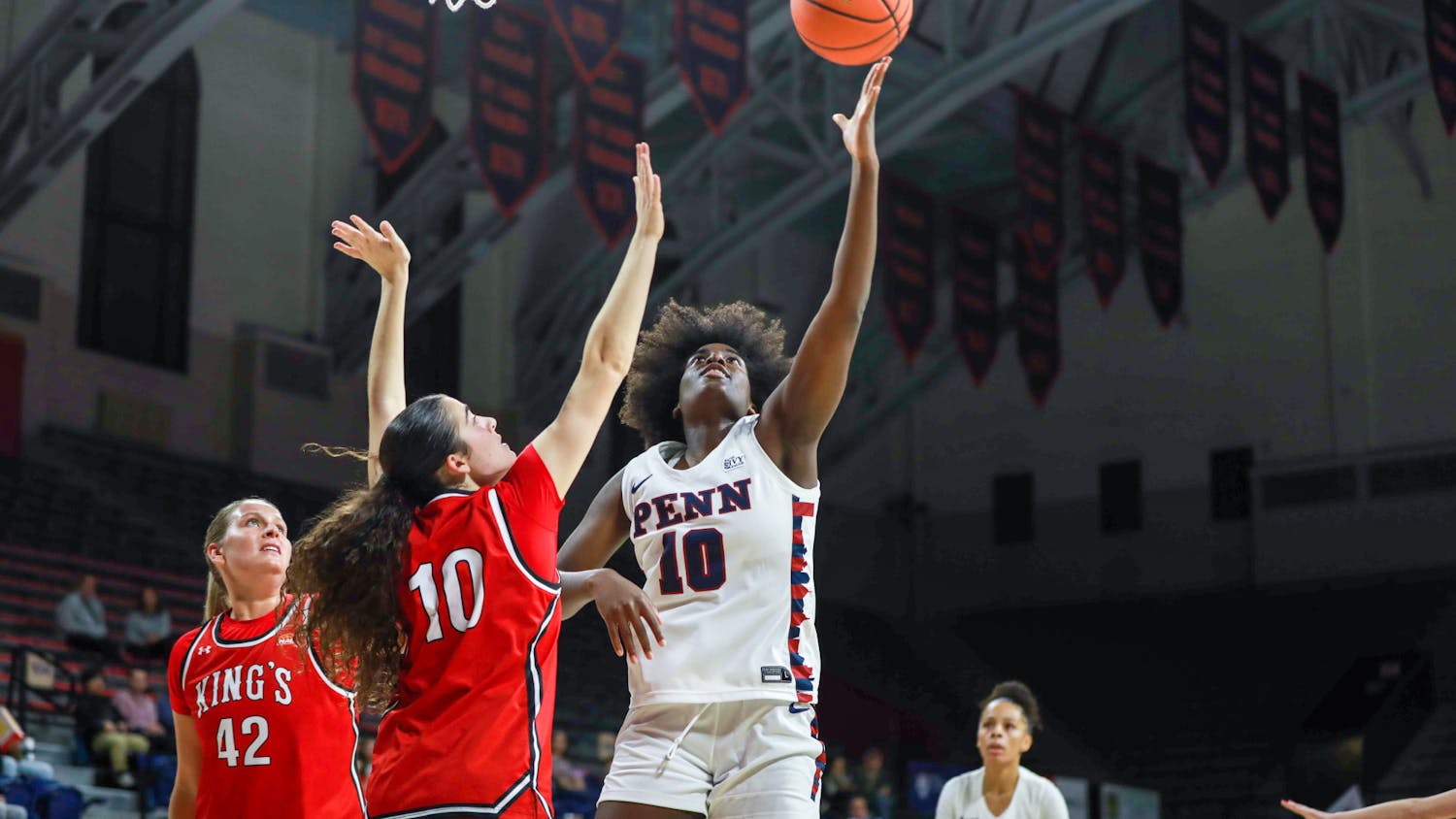 11-7-25 WBB vs Kings (Yaelle De Oliveira)-3.jpg