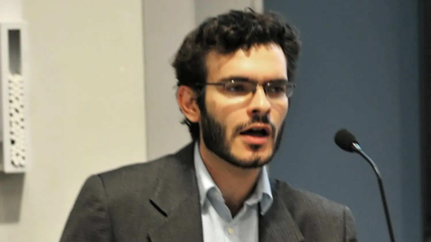 Students gather to discuss Israel-Palestine peace plans