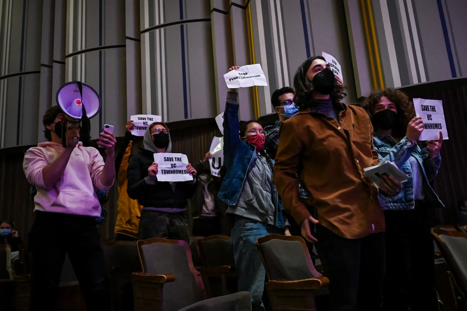 04-18-22 Ken Burns Silfen Forum Event UC Townhomes Protest (Kylie Cooper) 1.jpg