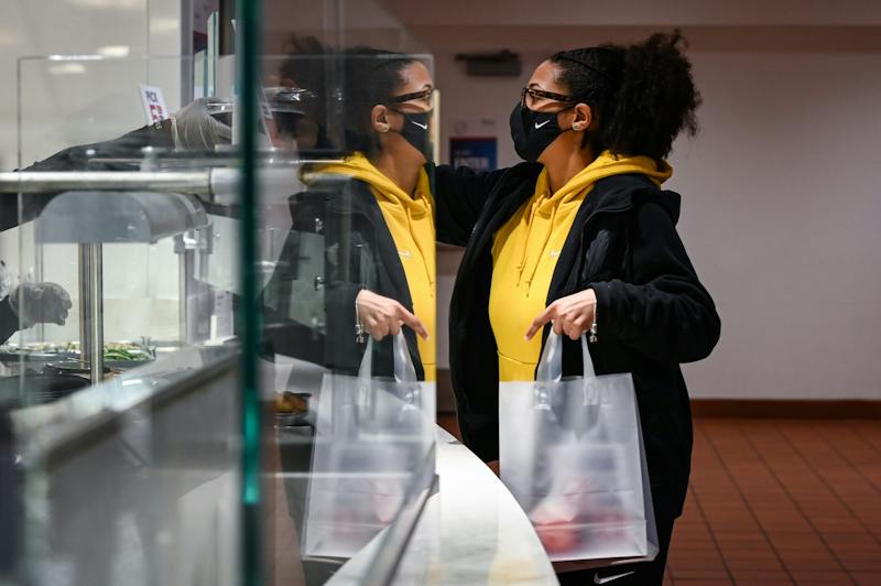 Emily Chang | It's time to bring back indoor dining | The Daily Pennsylvanian - Vimarsana News
