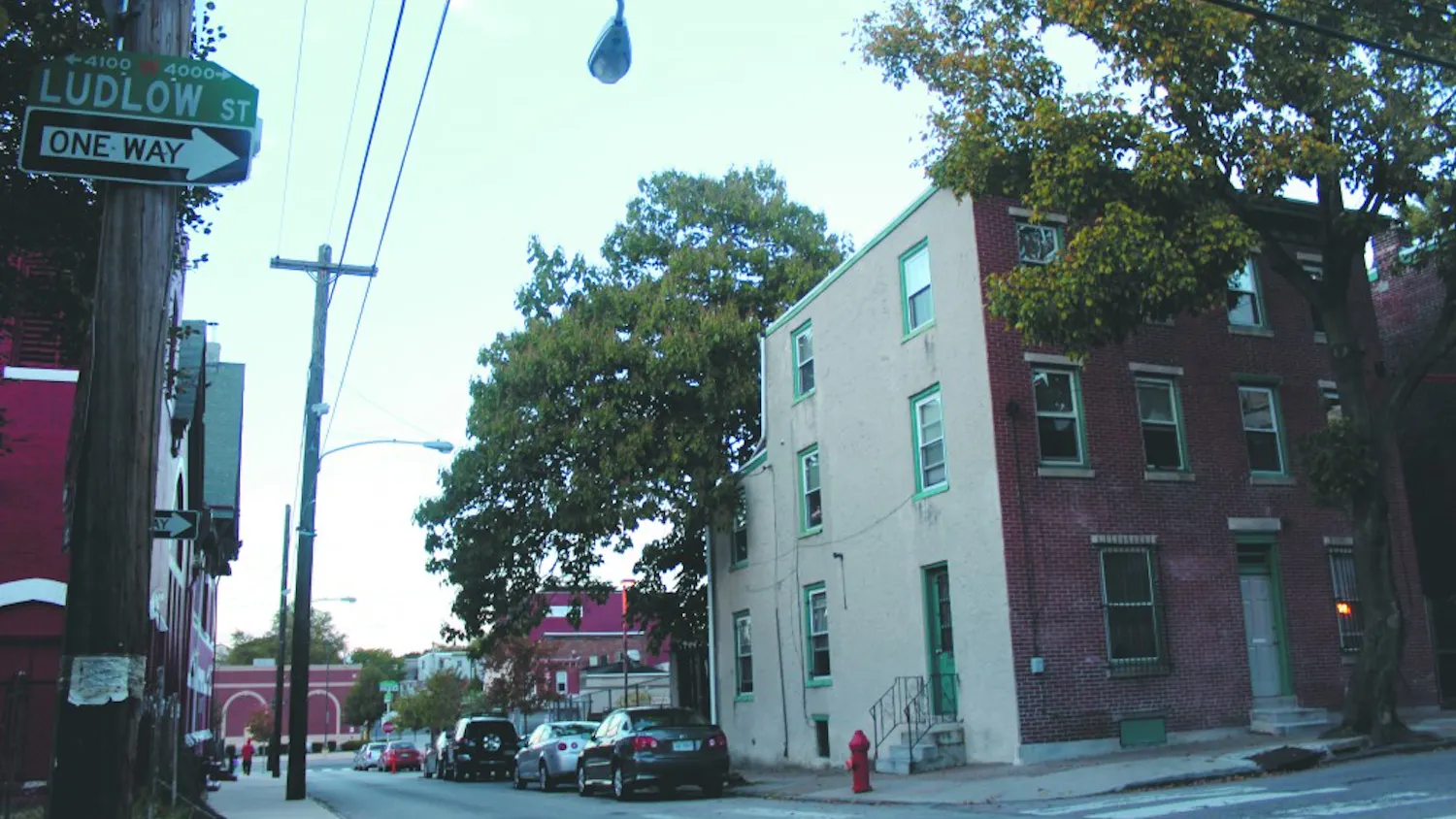 A robbery in broad daylight with “what appeared to be a handgun” occurred at 41st and Ludlow streets yesterday. It prompted a UPennAlert at 2:35pm.