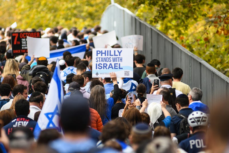 Hundreds of pro-Israel rally-goers emphasize strength of Jewish community, criticize Penn admin.