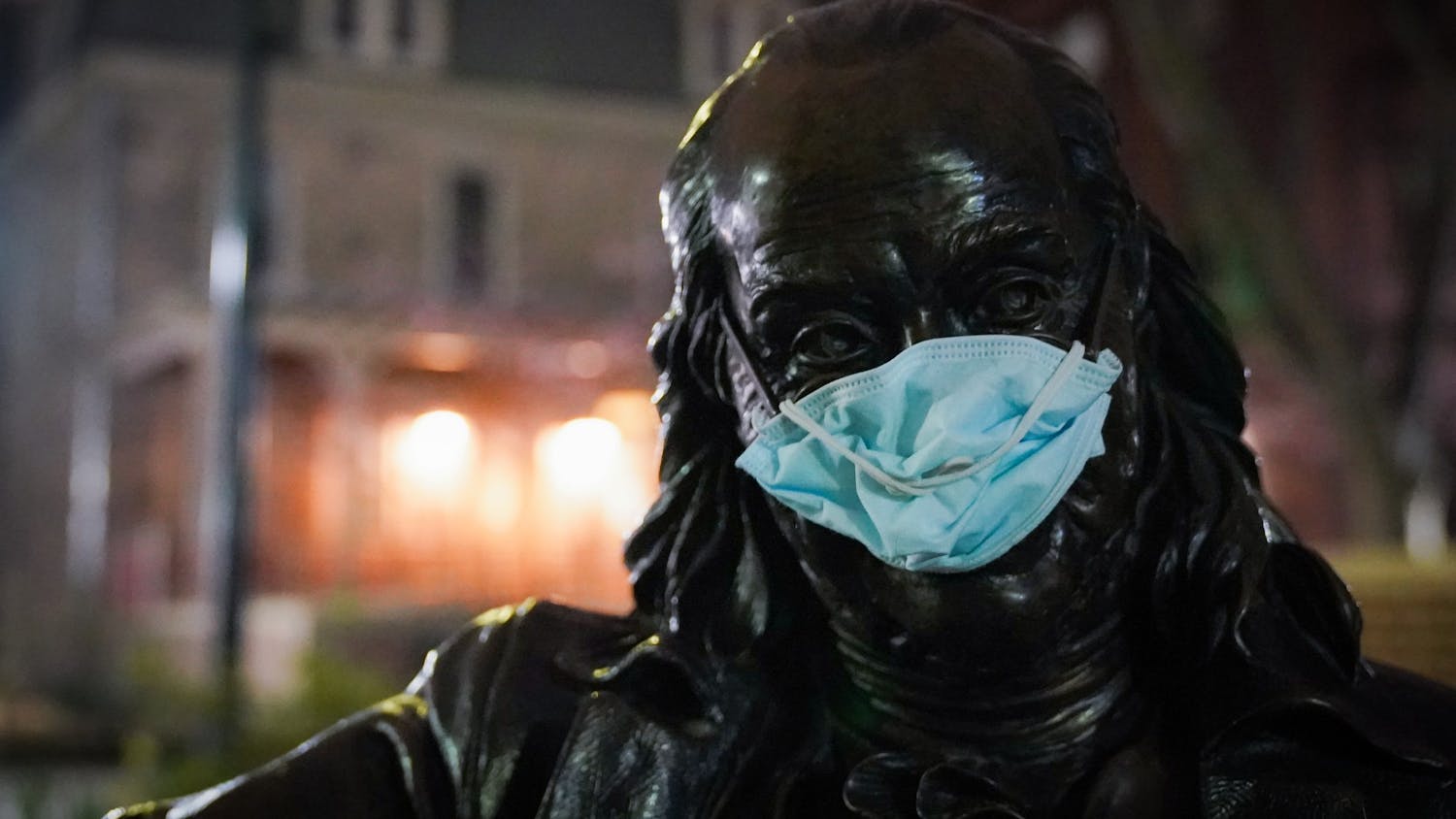 Benjamin Franklin Statue Coronavirus Mask 001.jpg