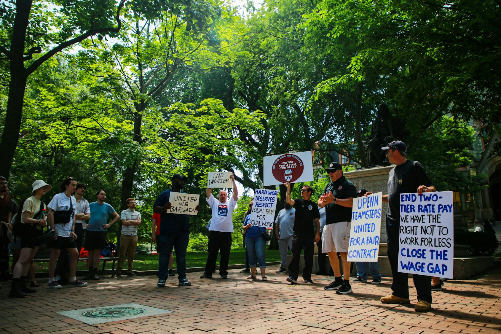 06-02-22 PSOU security officer housekeeping protest (Jesse Zhang)-07.jpg