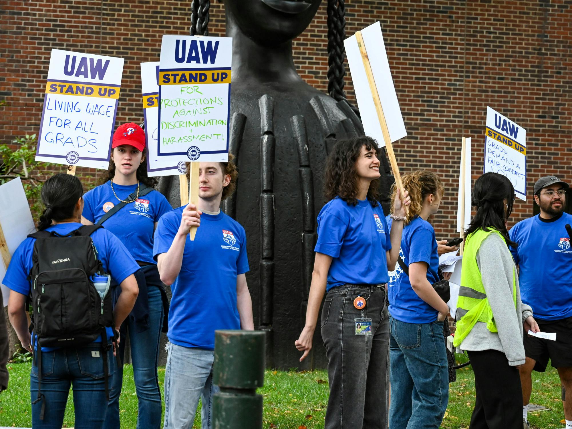 10-08-25 GET-UP Picketing (Sydney Curran)-1.jpg