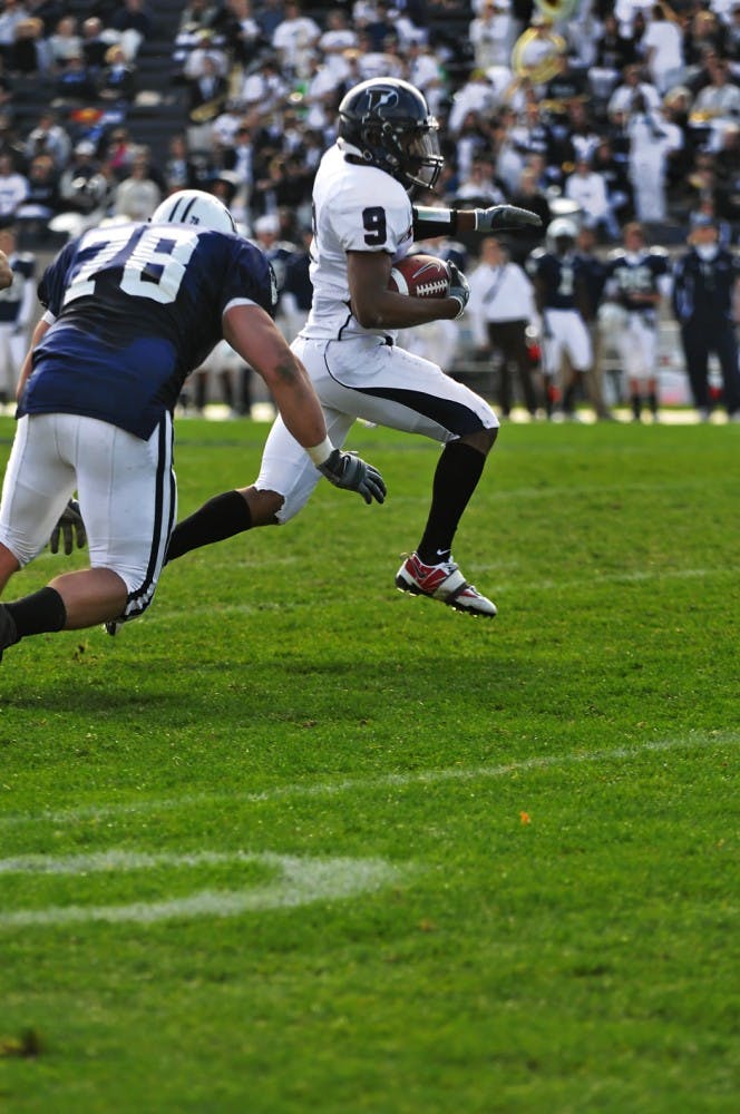 Quakers evade Yale for fifth win