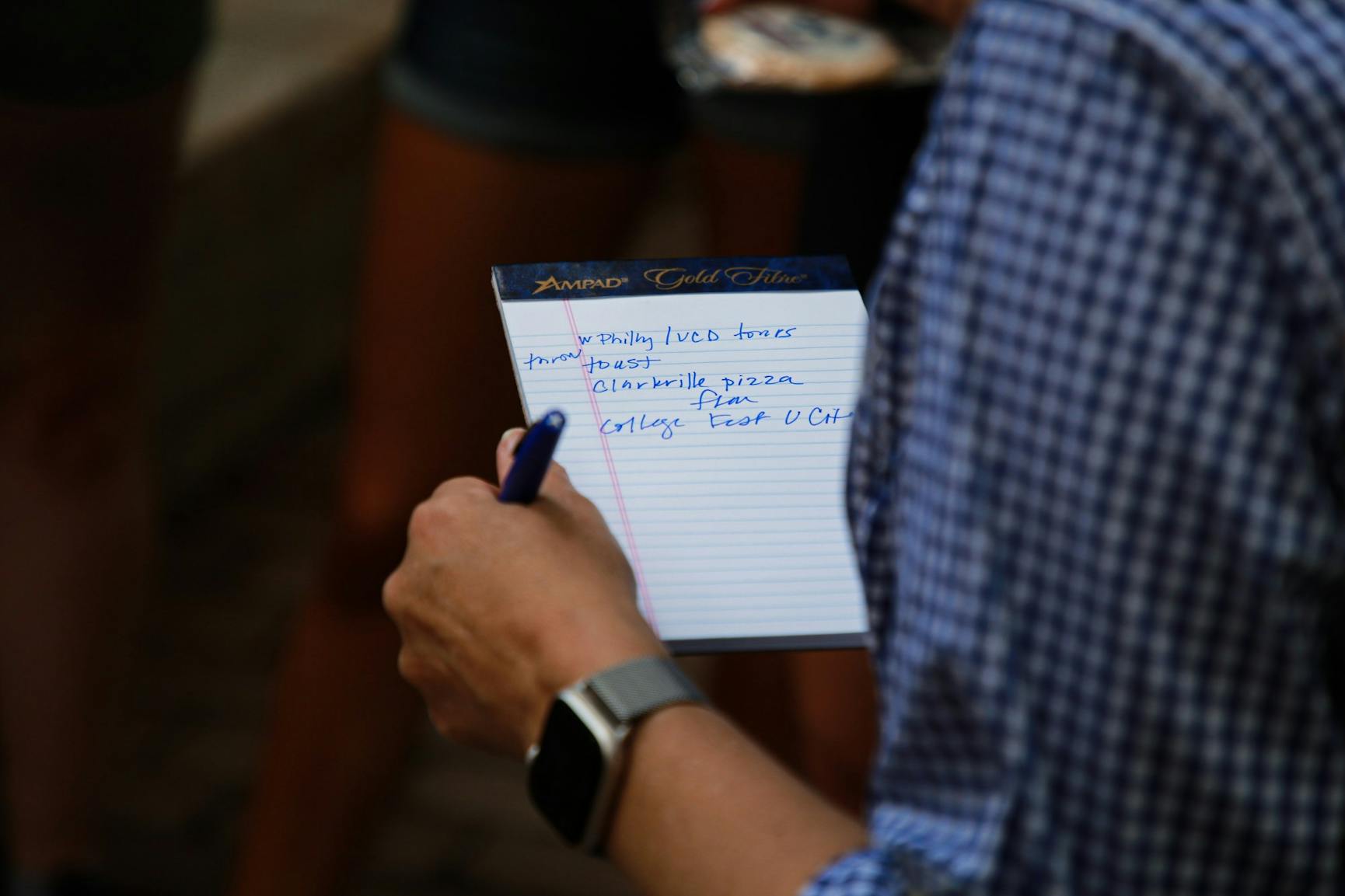 08-23-22 class of 2026 move in Liz Magill 4(Jesse Zhang).jpg