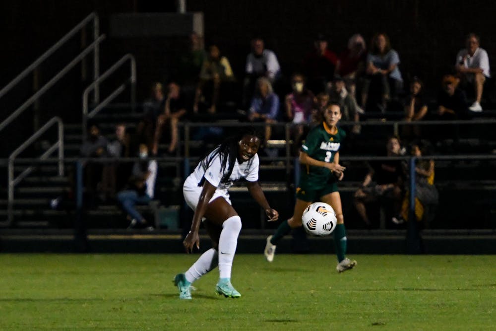 8-29-21-penn-wsoccer-vs-george-mason-janae-stewart-sukhmani-kaur