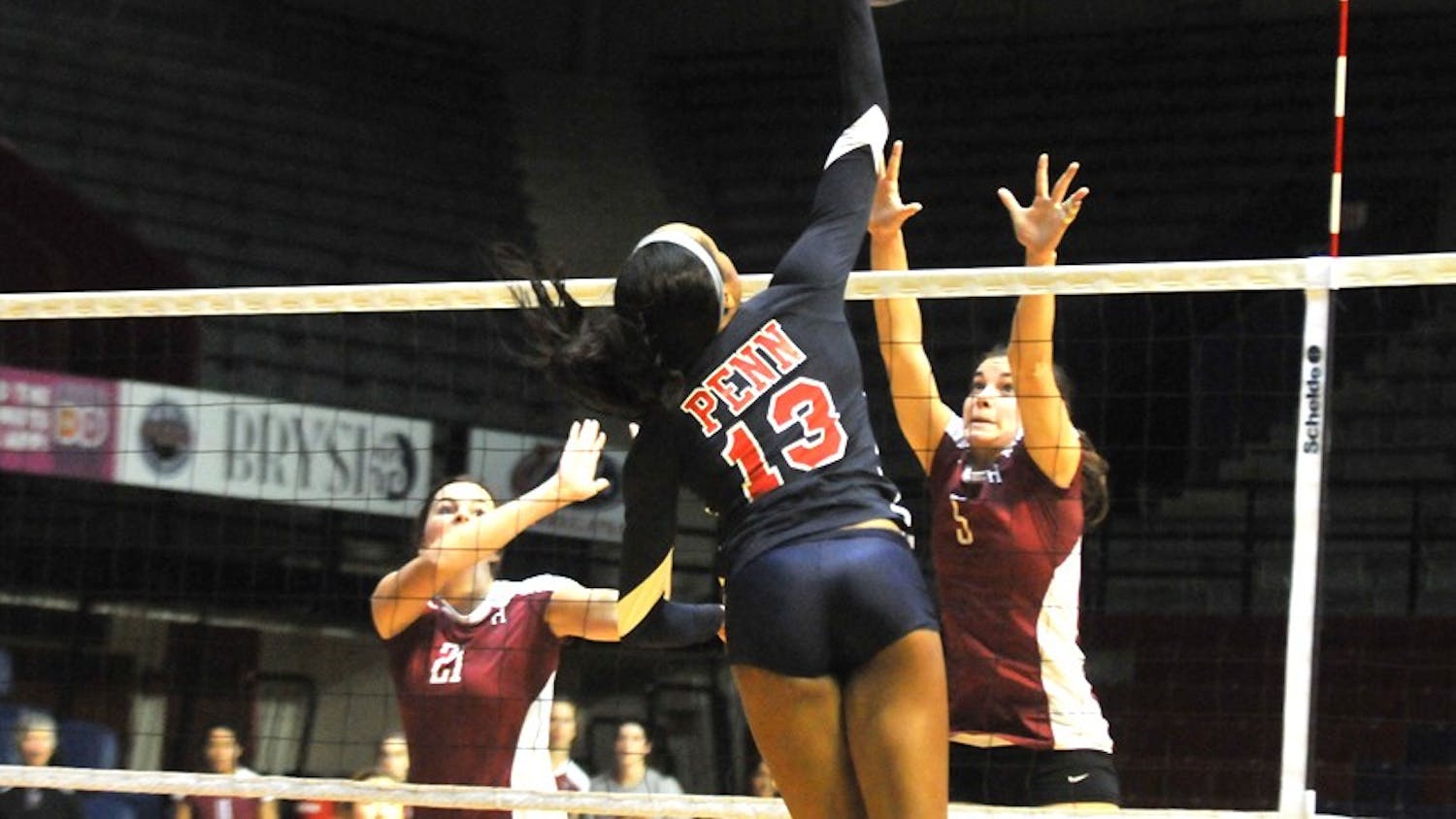 Penn Volleyball falls to Harvard at the Palestra, 3 sets to 1