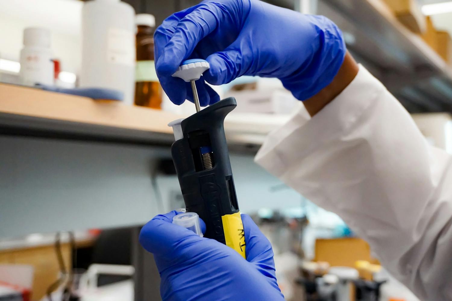 09-30-19 Penn Medicine Lab Pipette (Sukhmani Kaur).jpg