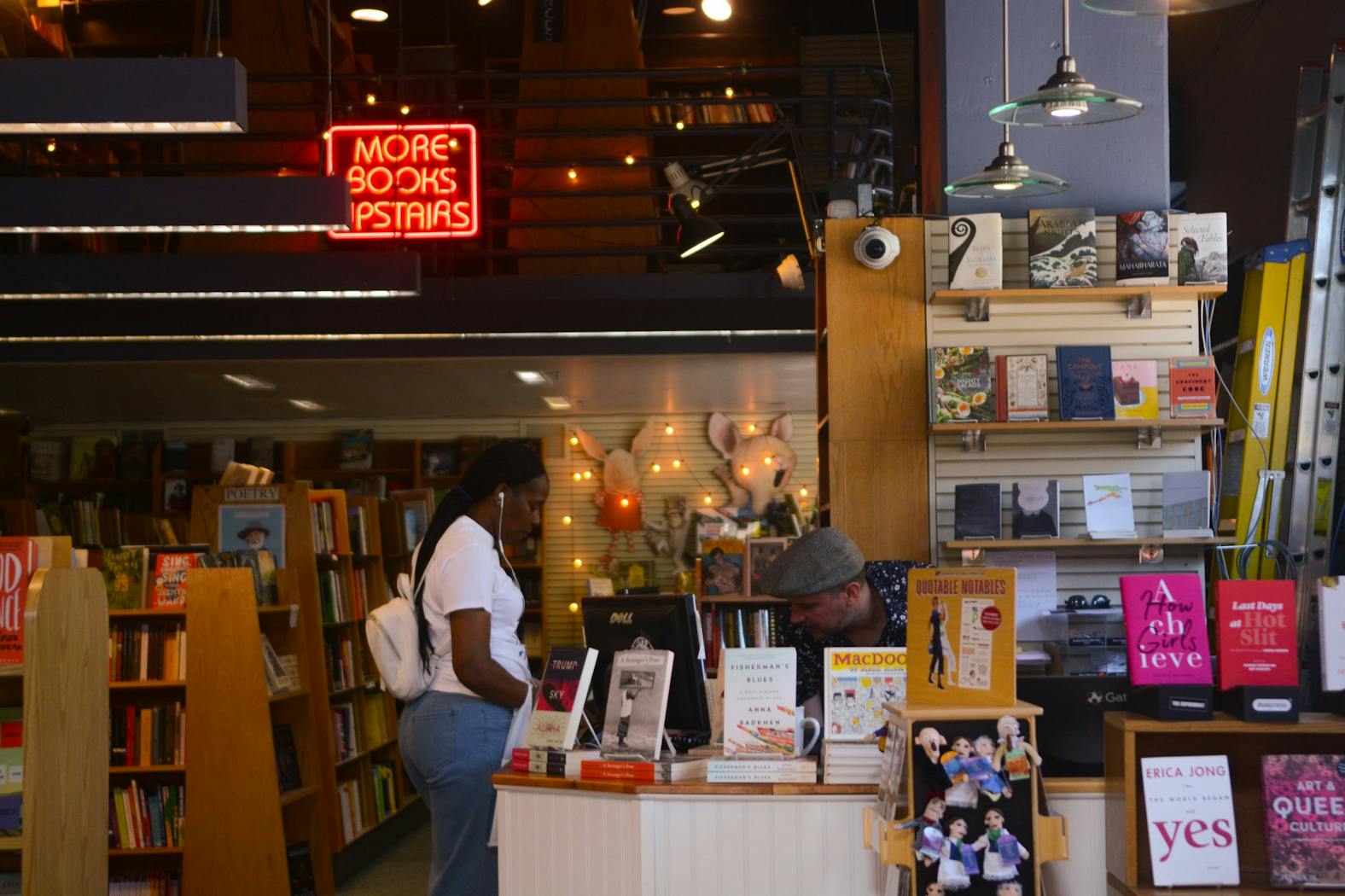 Penn Book Center Inside