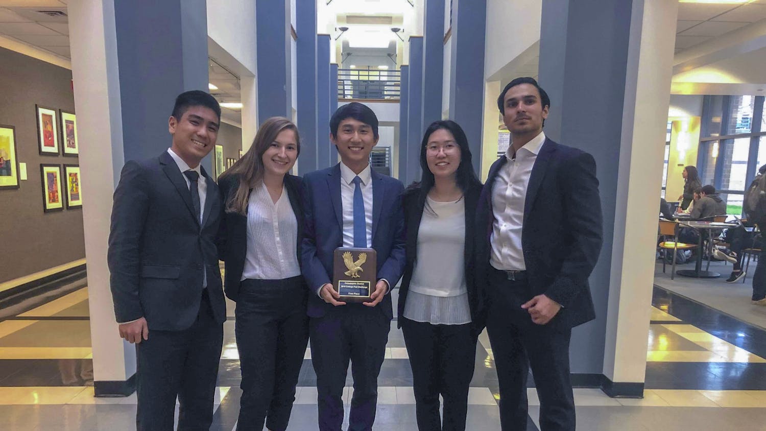 college FED challenge winning team 2.jpg