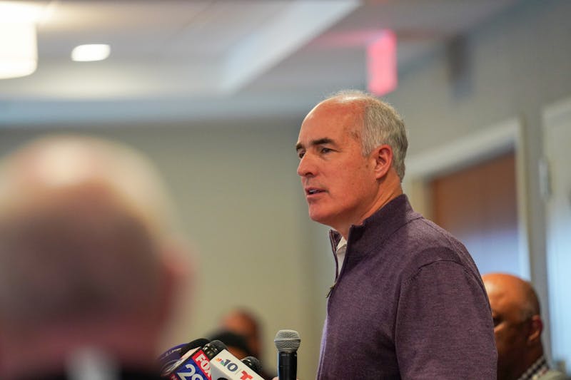 U.S. Sens. Casey, Warren mention Wharton study, ‘greedflation’ at Temple University campaign event