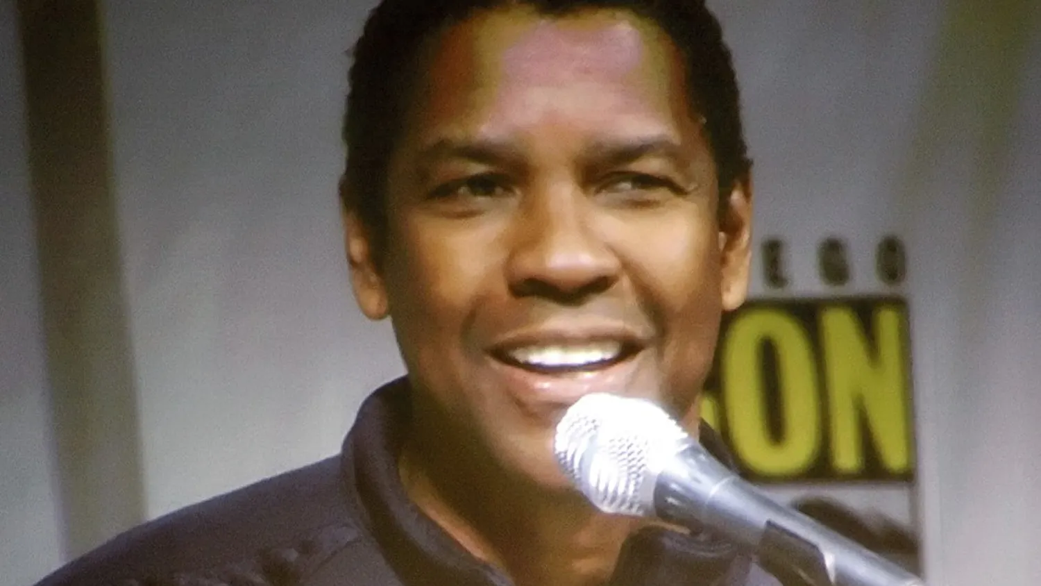 Denzel Washington chosen as graduation speaker
