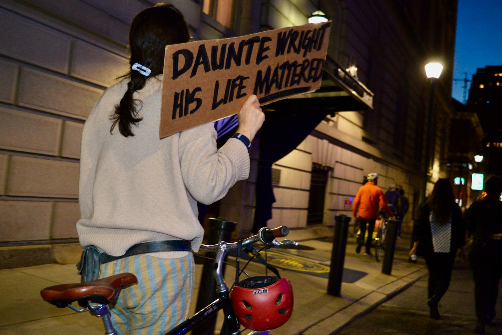 04-13-21 Justice for Daunte Wright Protest His Life Mattered Sign (Maya Pratt).jpg