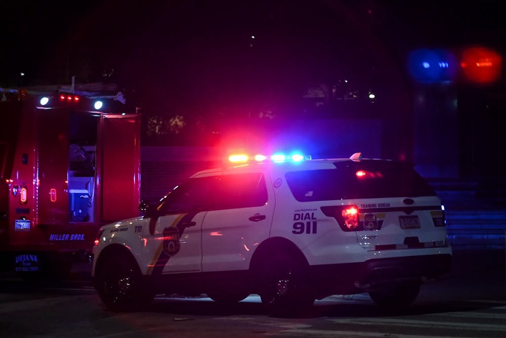 philadelphia-police-department-ppd-car-siren-night