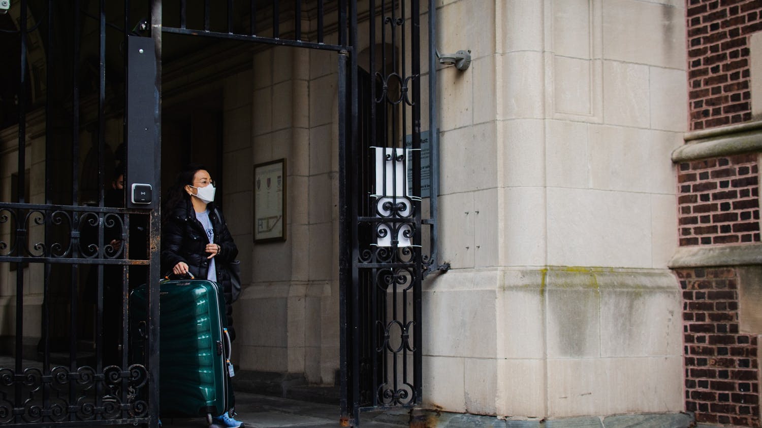 In Photos: Amid rising case counts, thousands of Penn students return to campus