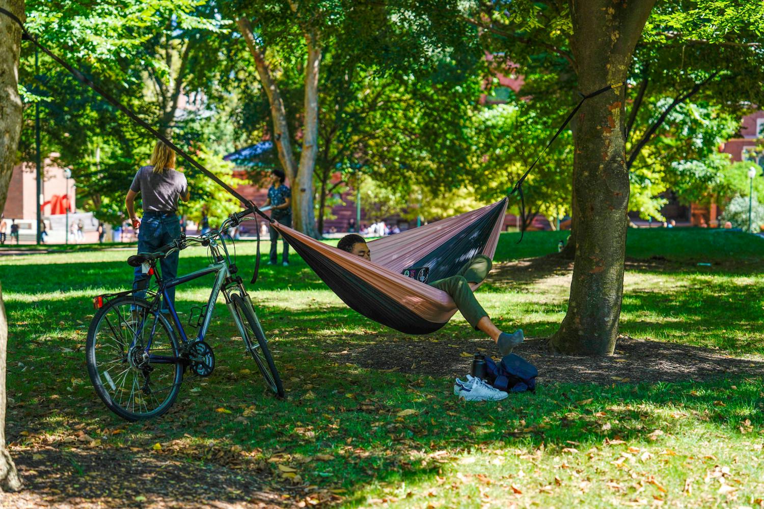 09-14-2022 Students around campus (Ana Glassman).jpg