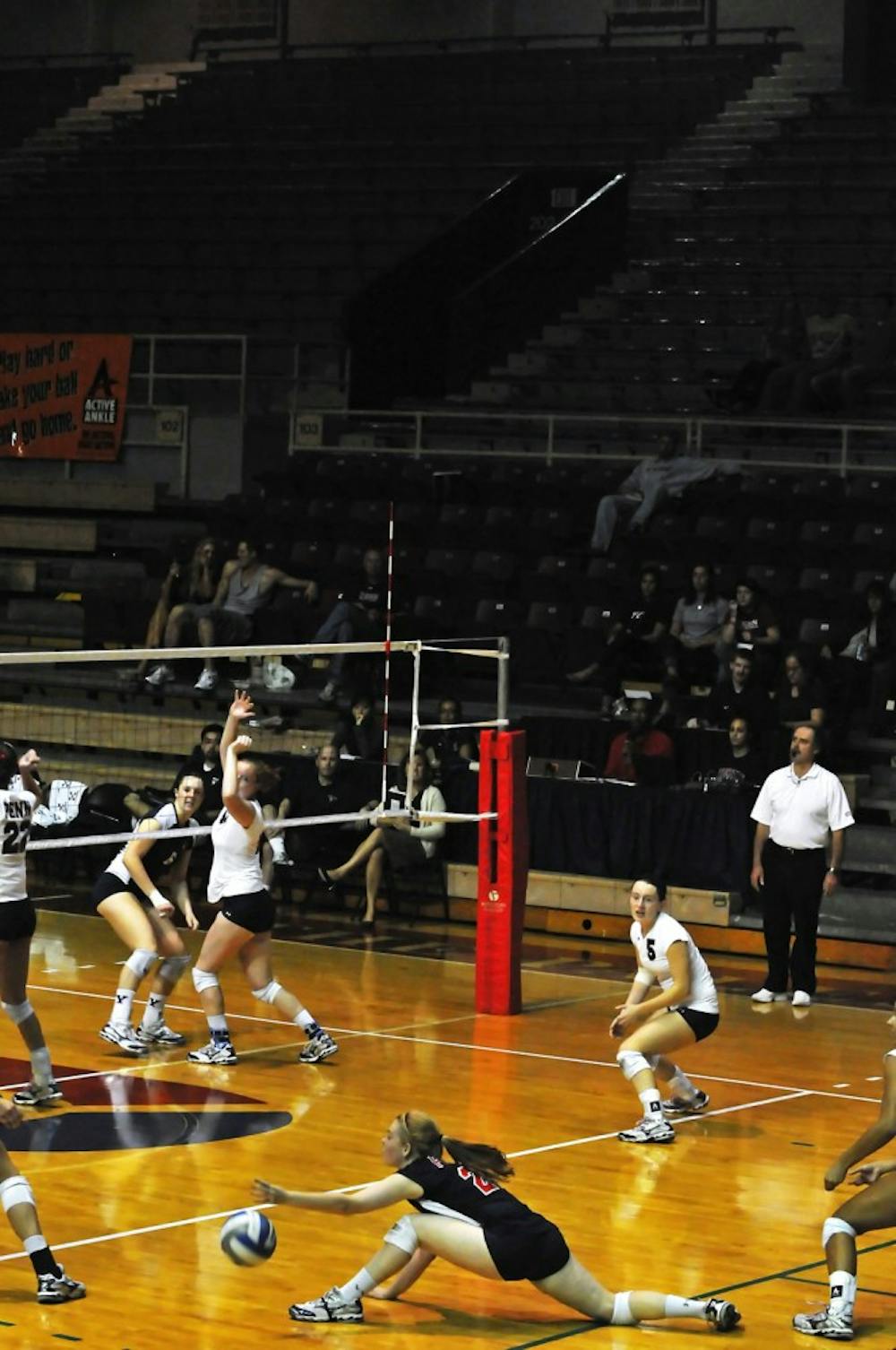 10082010_volleyball_yale0023