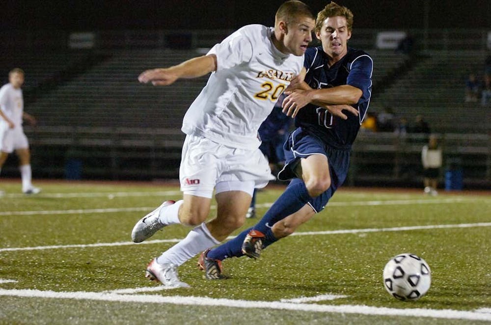 Pirates fire six goals on hapless M. Soccer