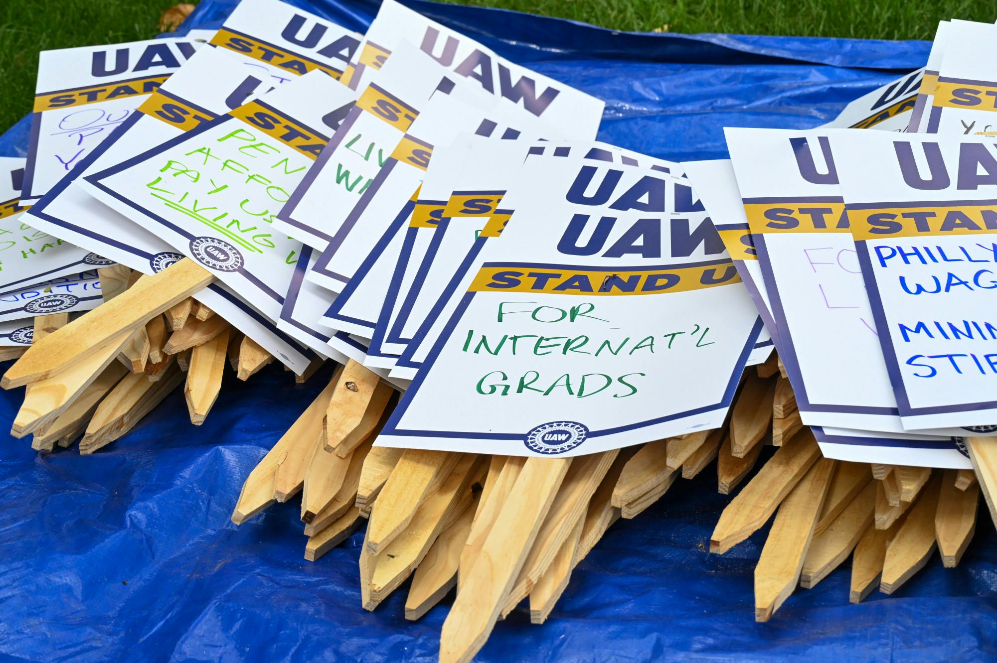 10-08-25 GET-UP Picketing (Sydney Curran).jpg