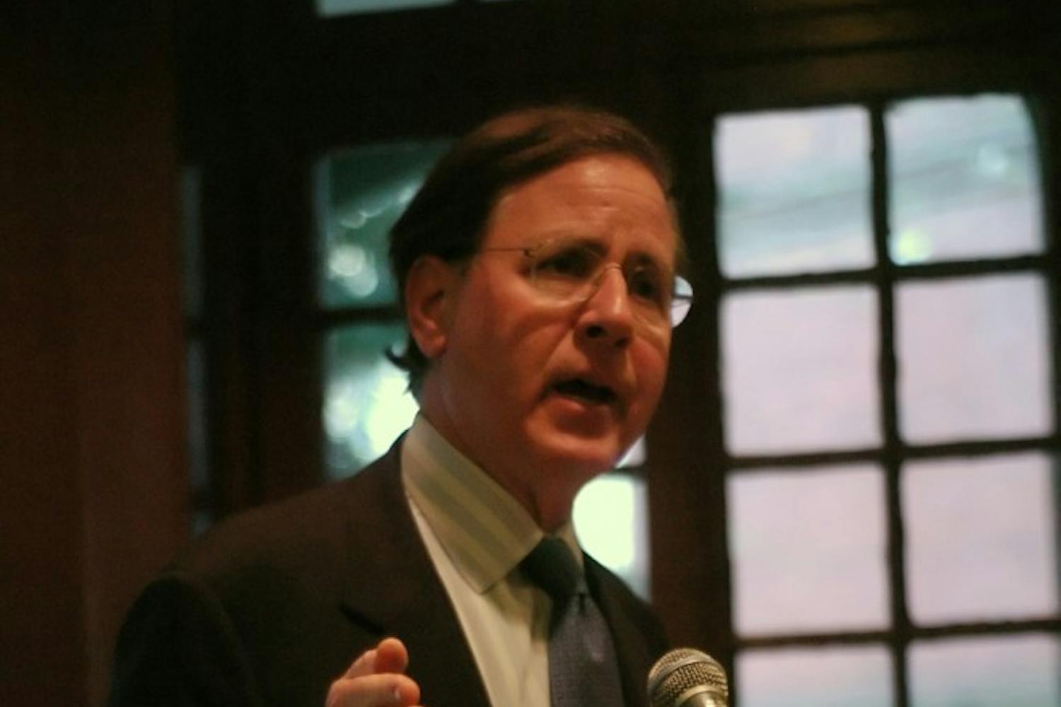 Fineman to teach mini-course