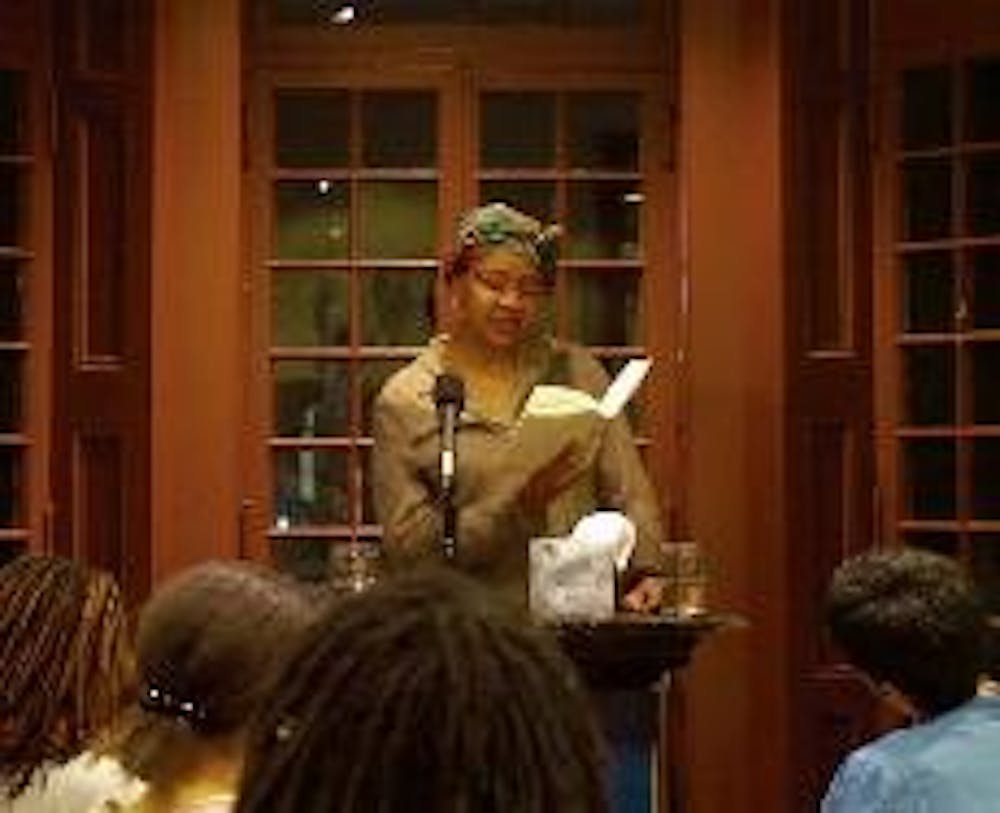 Students, teacher, flock to Kincaid