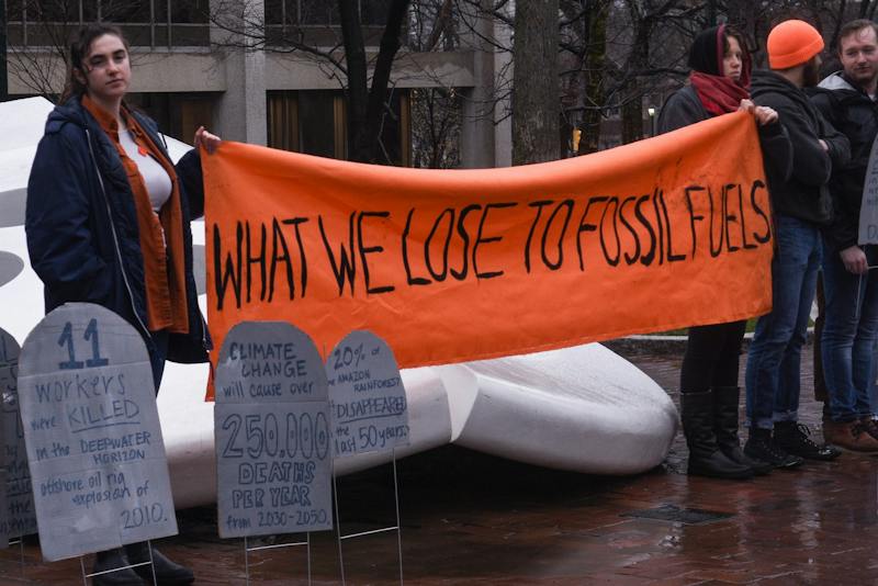 Students demand fossil fuel divestment, mandatory climate course at University Council forum - Vimarsana News