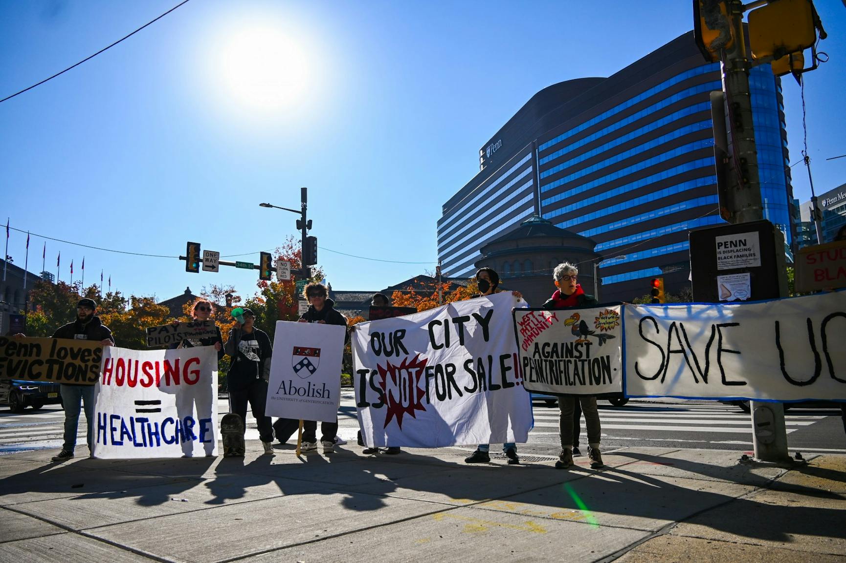 10-21-22 liz magill inauguration save the uc townhomes protest (Anna Vazhaeparambil).jpg