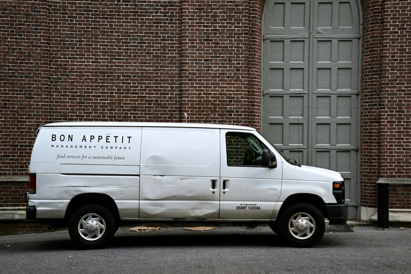 Bon Appetit Truck Dining Workers.JPG