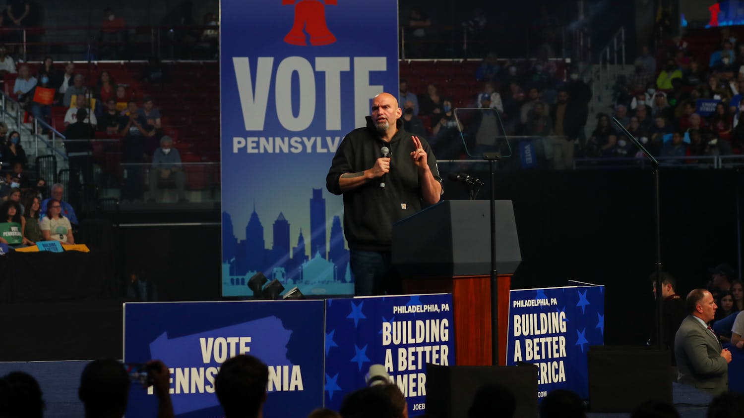 11-05-22 Obama Biden (Anna Vazhaeparambil, Jesse Zhang).jpg