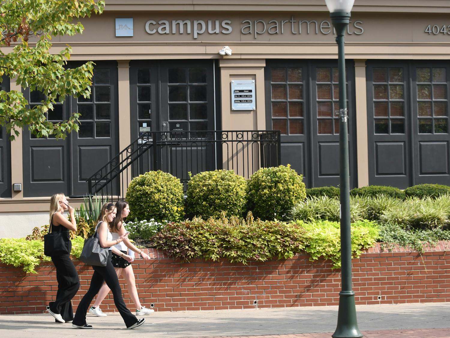 09-07-23 Campus Apts Office (Derek Wong).jpg