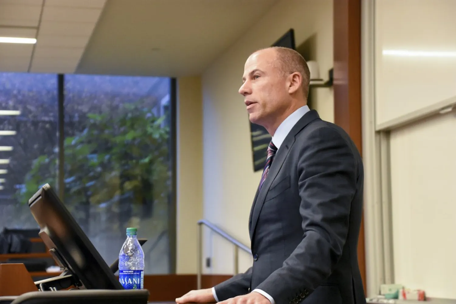 michael-avenatti-1.jpg
