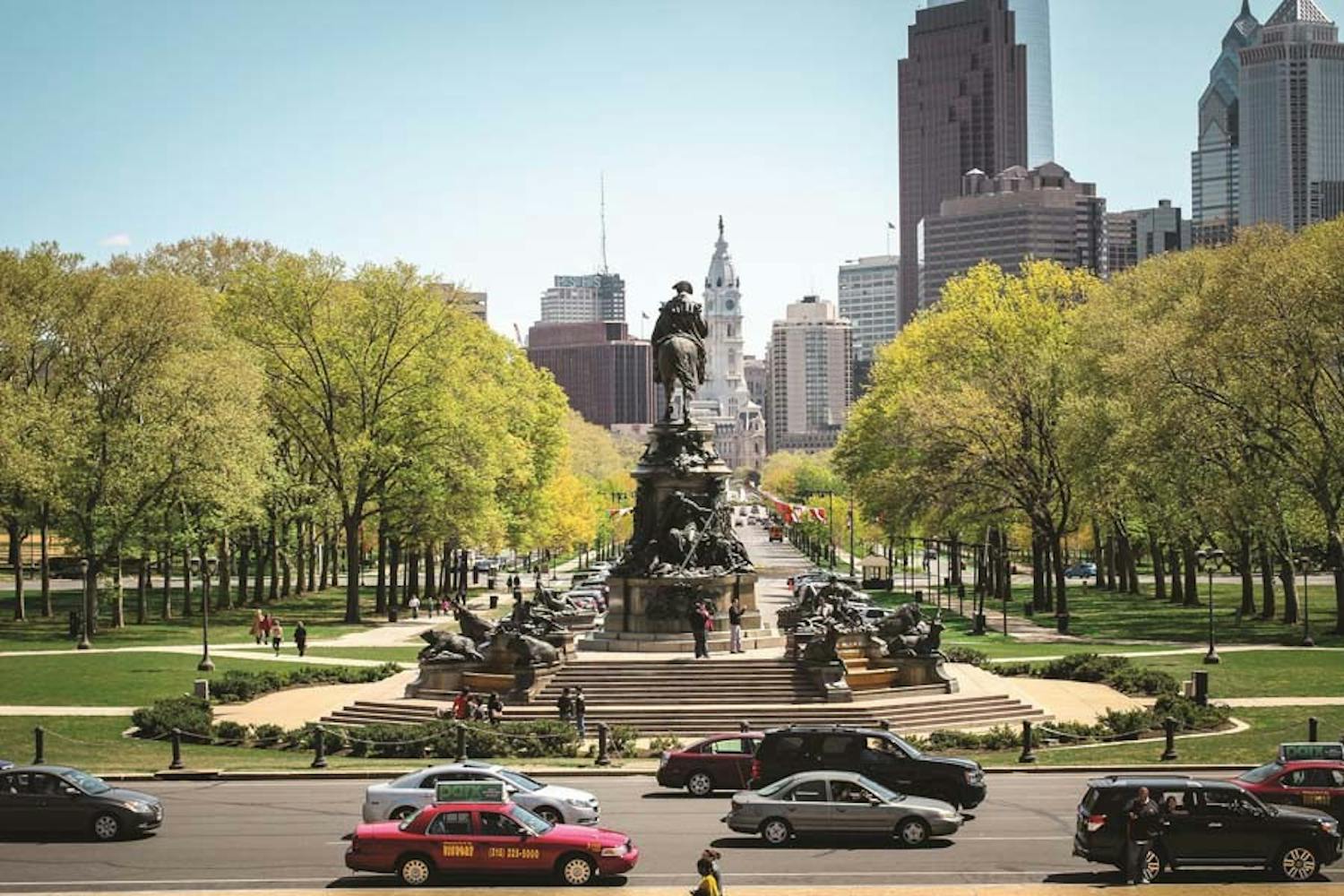 PennPraxis suggested taking cars off of Benjamin Franklin Parkway’s Eakins Oval so that pedestrians feel safer and the area is less congested.