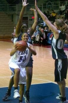 Gray slow to become Knapp's No. 3 scorer