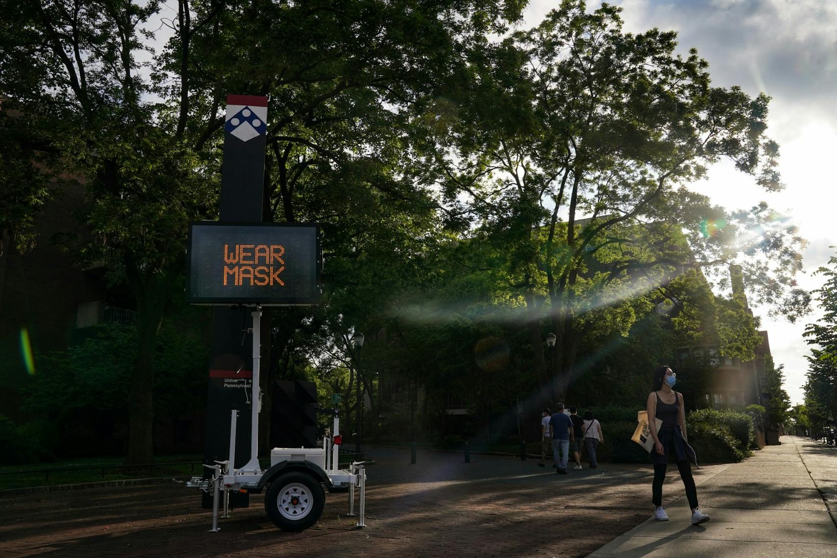 Coronavirus Sign 34th Walnut Locust Walk Wear Mask.jpg