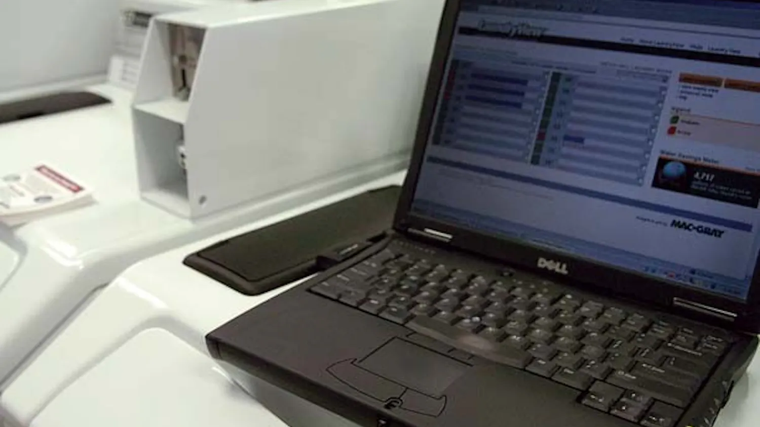 Mayer Hall installs brand-new laundry room