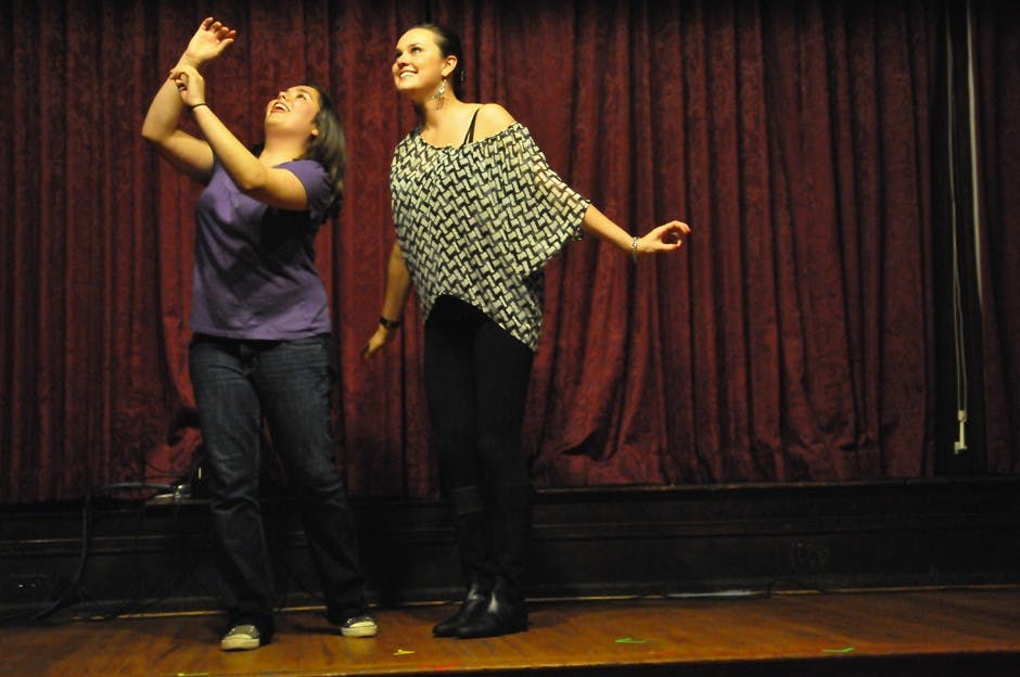 Student groups perform at Friarside Cafe to raise money for Habitat for Humanity