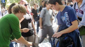 Ticket sales lag for Kweller concert