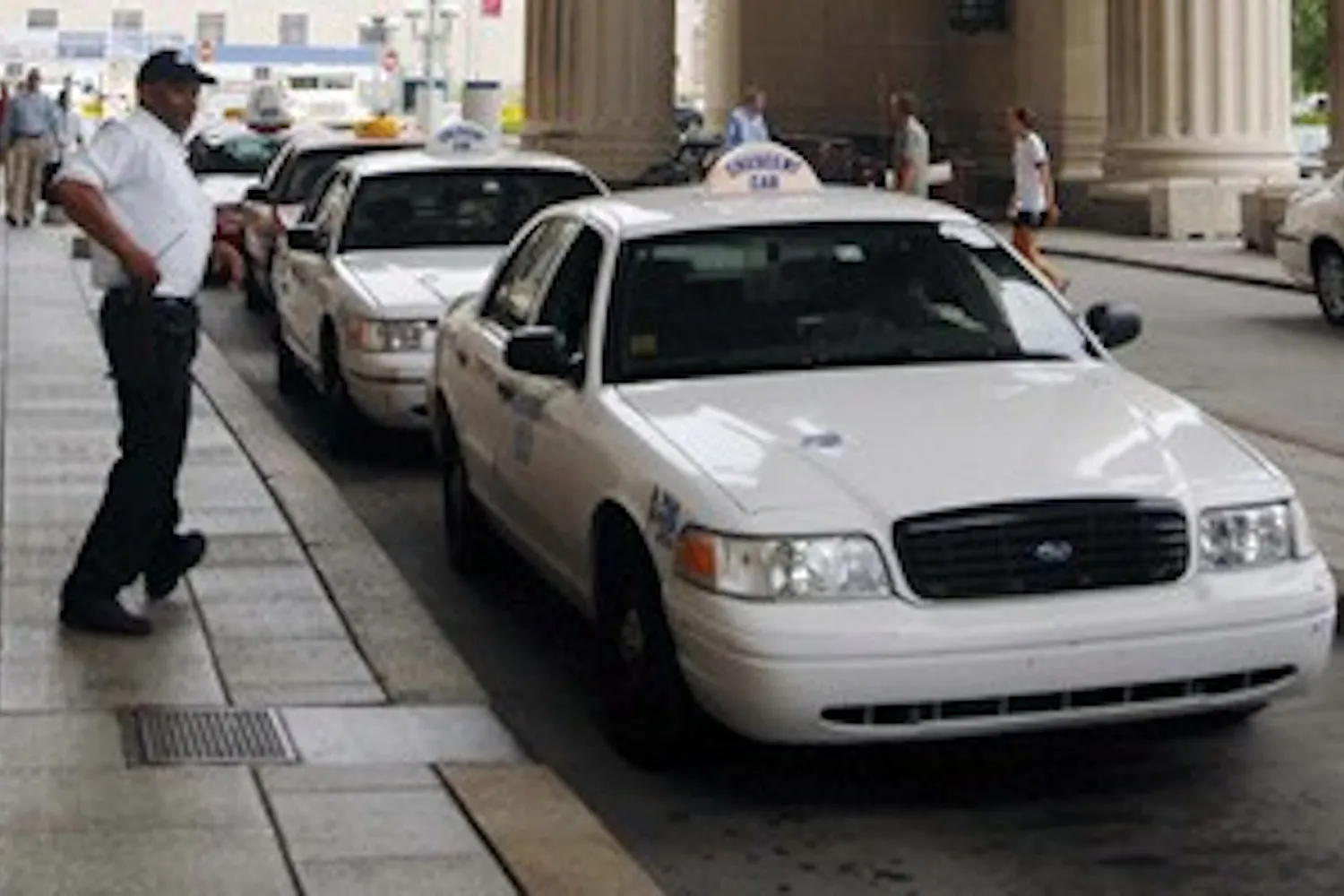 Cab drivers struggle with rising temperatures and gas prices
