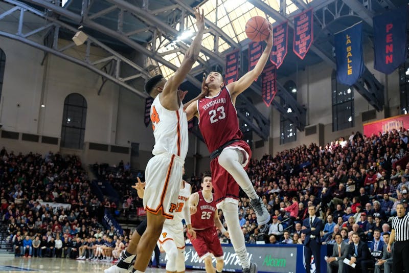 HALFTIME Penn and Princeton tied at the half, 2727, in men's