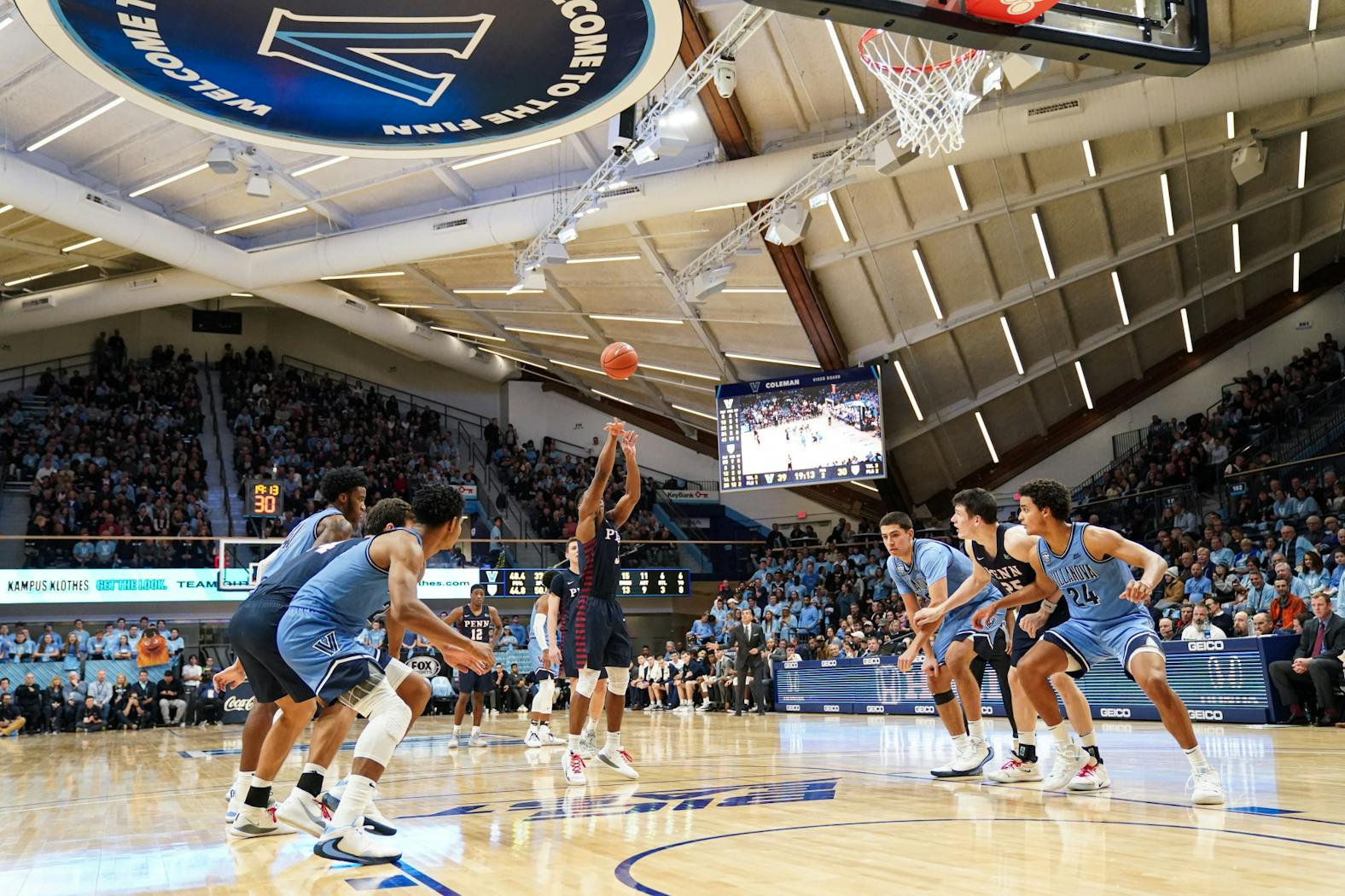 MBB Villanova Jordan Dingle Free Throws.jpg