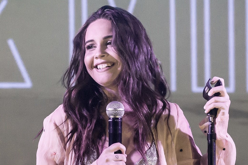 Bea_Miller_06_28_2017_-2_(36534209701)_(cropped) 2.jpg