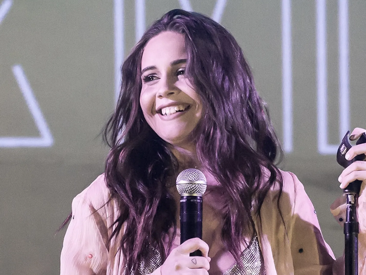 Bea_Miller_06_28_2017_-2_(36534209701)_(cropped) 2.jpg